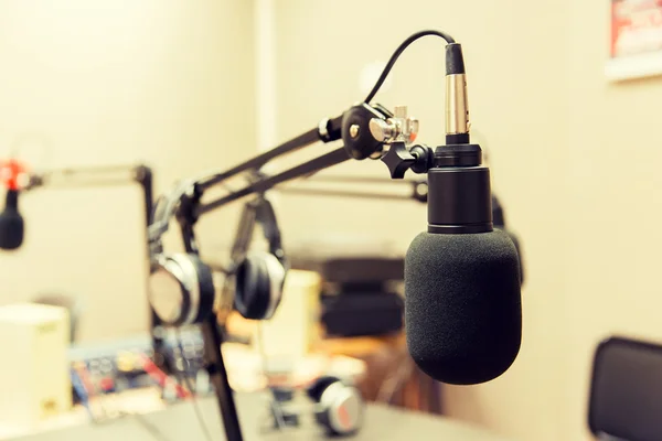 Microphone at recording studio or radio station — Stock Photo, Image