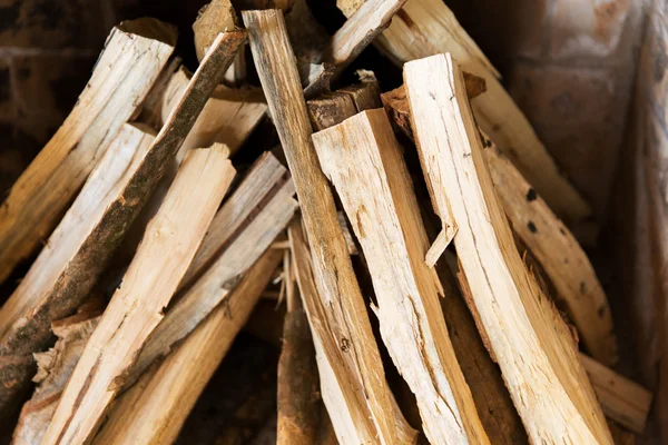 Bliska drewna opałowego w kominku — Zdjęcie stockowe