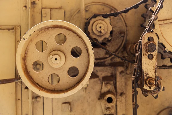Mechanismus ročník stroj v továrně — Stock fotografie