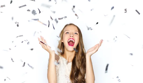 Gelukkig jonge vrouw of tiener meisje in fancy dress — Stockfoto