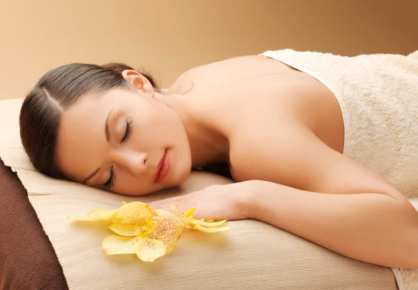 Mujer en el salón de spa — Foto de Stock