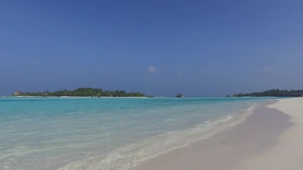 Riva del mare della spiaggia delle maldive — Video Stock