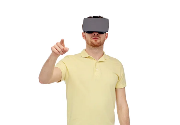 Man in virtuele werkelijkheid hoofdtelefoon of 3D-bril — Stockfoto