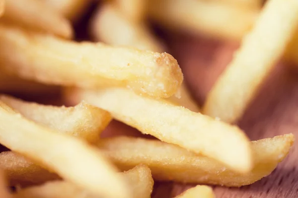 Gros plan des frites sur la table — Photo