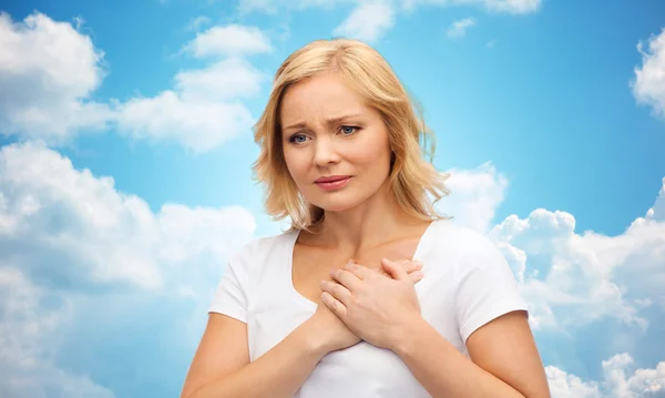 Unhappy woman suffering from heartache — Stock Photo, Image