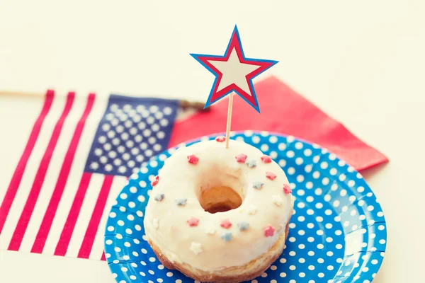 Donut mit Sternendekoration am Unabhängigkeitstag — Stockfoto