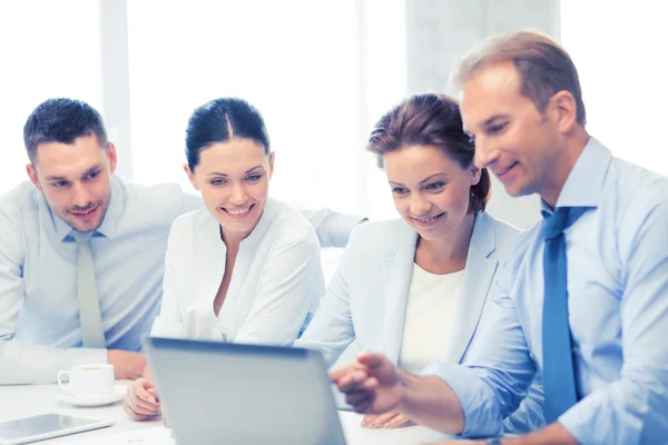 Business team having discussion in office — Stock Photo, Image