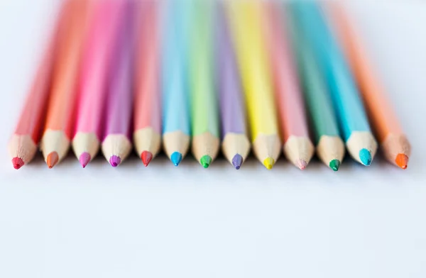 Gros plan de crayons de couleur ou de crayons de couleur — Photo