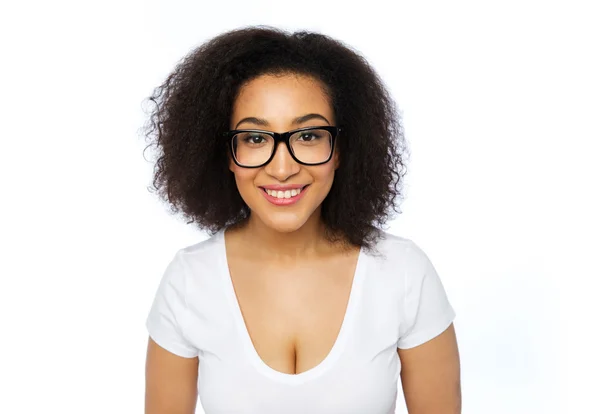 Mulher africana feliz ou estudante menina em óculos — Fotografia de Stock