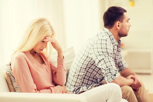 Unhappy couple having argument at home — Stock Photo, Image