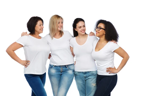 Група щасливих різних жінок у білих футболках — стокове фото