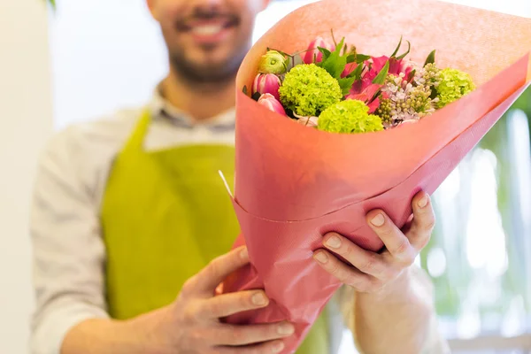 Primer plano de floristería con racimo en floristería — Foto de Stock