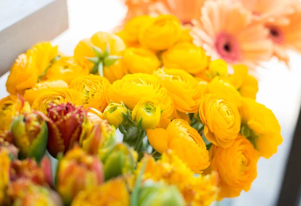 Close-up van mooie Ranunculus bij Flower Shop — Stockfoto