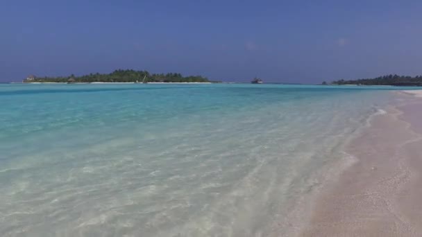 Mavi deniz lagün Maldivler plaj — Stok video