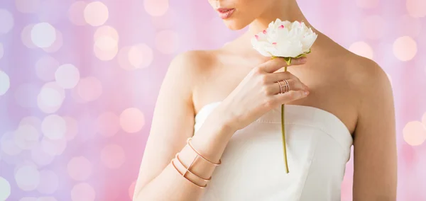 Close up of beautiful woman with ring and bracelet — Stock Photo, Image