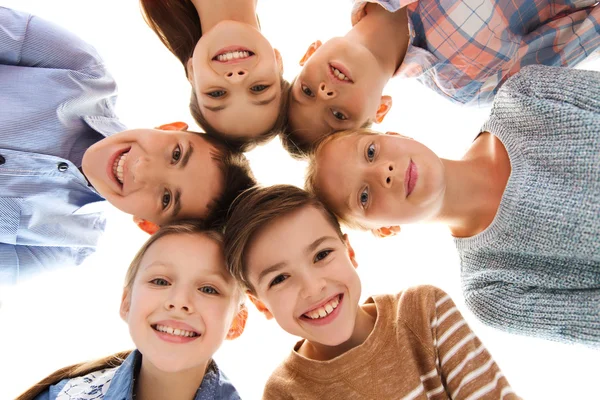 Gelukkig lachende kinderen gezichten — Stockfoto