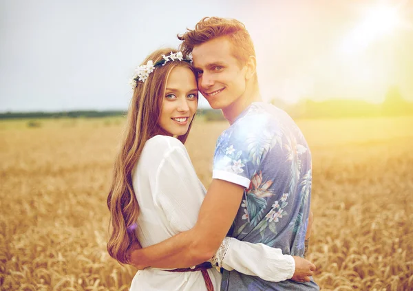 Happy smiling young hippie couple outdoors — Stock Photo, Image