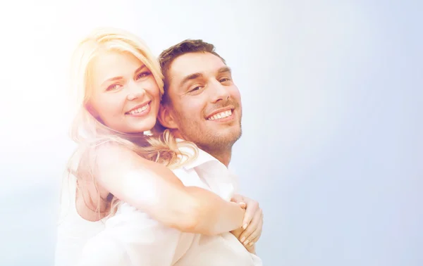 Couple having fun on the beach — Stock Photo, Image