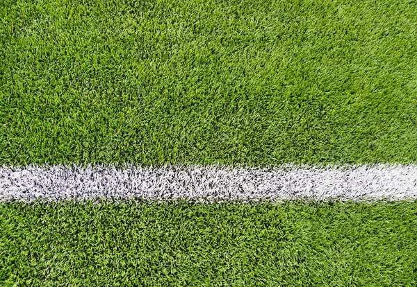 Close-up de campo de futebol com linha e grama — Fotografia de Stock