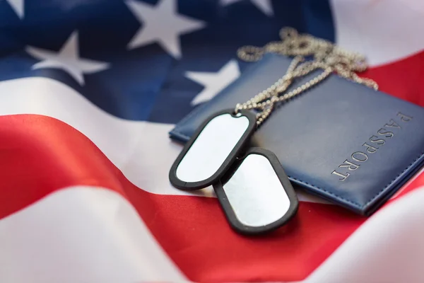 Americká vlajka, pas a Vojenský odznak — Stock fotografie
