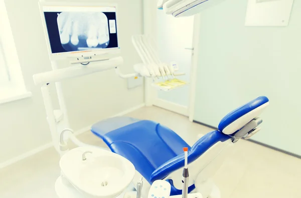 Interior do consultório odontológico moderno — Fotografia de Stock