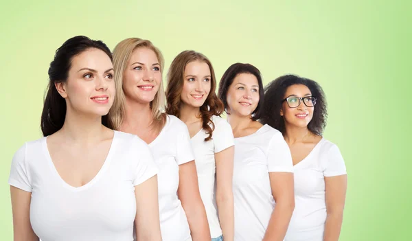 Gruppo di donne felici diverse — Foto Stock