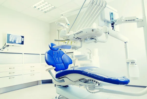 Интерьер современного офиса стоматологической клиники — стоковое фото