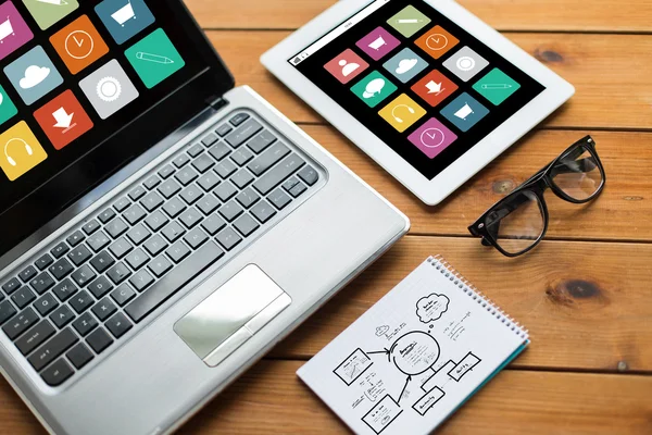 Laptop, tablet pc en notebook — Stockfoto