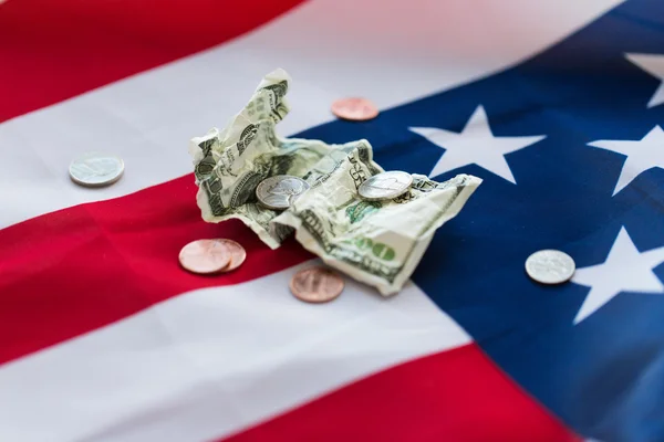 Amerikai zászló és a pénz a Közelkép — Stock Fotó