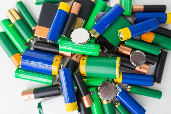 Nahaufnahme von Alkalibatterien — Stockfoto