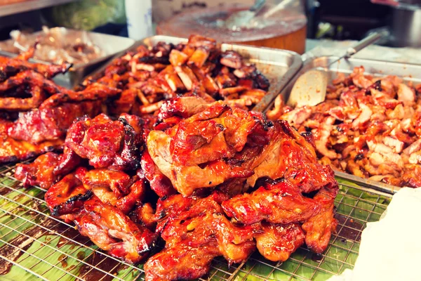 Grill de viande au marché de rue — Photo