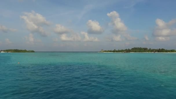 Riva del mare della spiaggia delle maldive — Video Stock