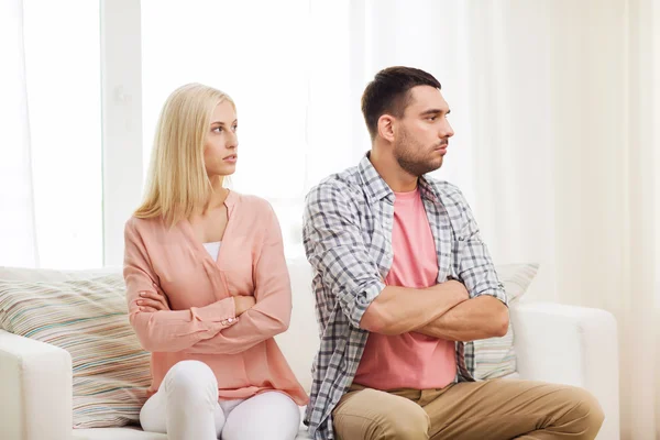 Unhappy couple having argument at home — Stock Photo, Image