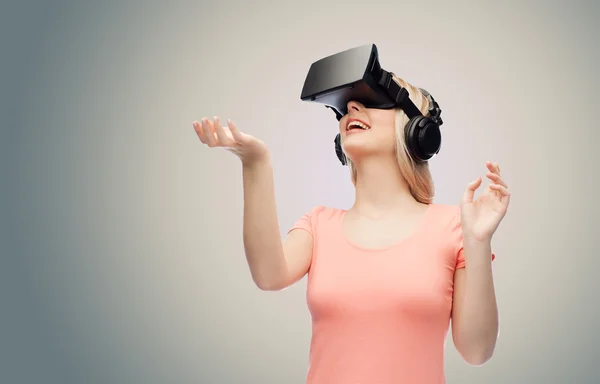 Vrouw in virtual reality headset of 3D bril — Stockfoto