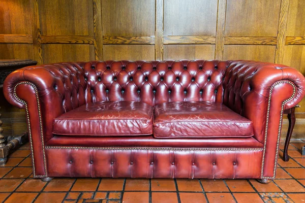 Close up de sofá de couro vintage — Fotografia de Stock
