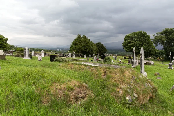 Vecchio cimitero celtico cimitero in Irlanda — Foto Stock