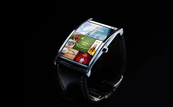 Close up of smart watch with internet news — Stock Photo, Image