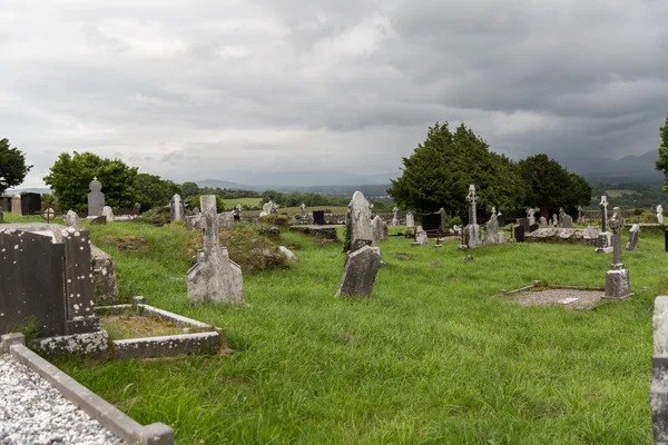아일랜드에 오래 된 켈트 묘지 묘지 — 스톡 사진