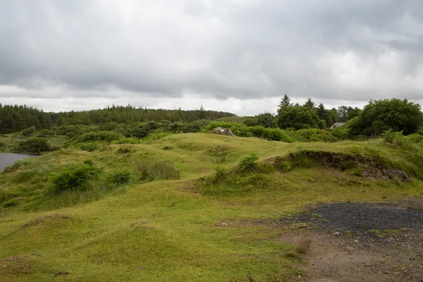 Met het oog op de vlakte en lake in connemara in Ierland — Stockfoto