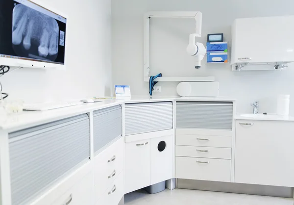 Wnętrze nowego biura nowoczesnej kliniki stomatologicznej — Zdjęcie stockowe