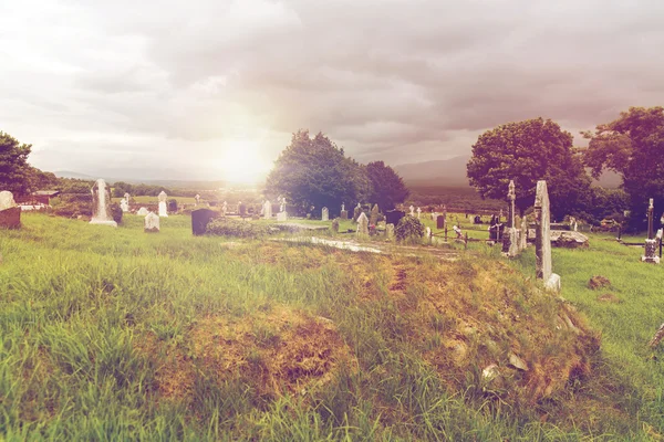 Vieux cimetière celtique cimetière en Irlande — Photo