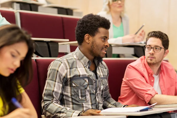 Groupe d'étudiants internationaux sur la conférence — Photo