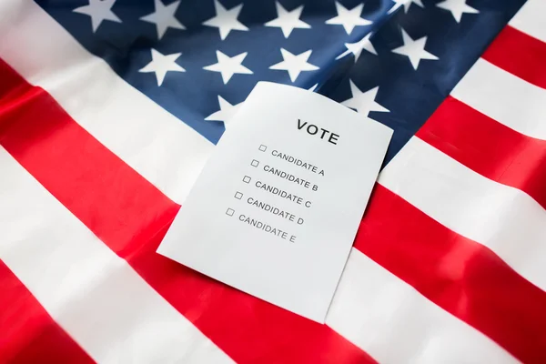 Scheda elettorale vuota o voto sulla bandiera americana — Foto Stock