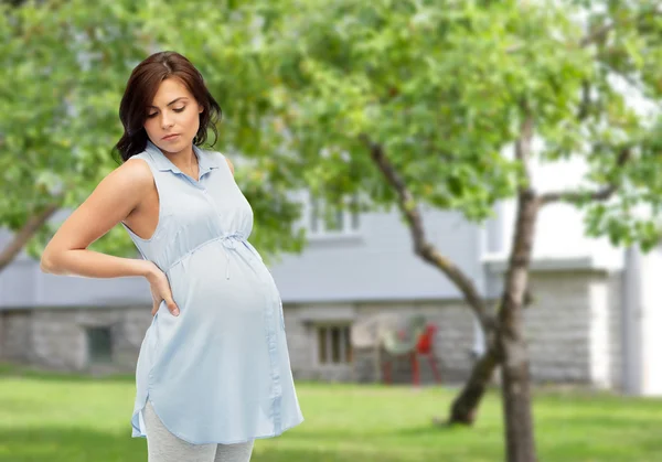 Zwangere vrouw met rugpijn — Stockfoto