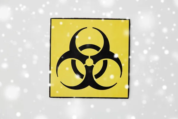 Προειδοποιητικό σήμα βιολογικού κινδύνου σε λευκό φόντο — Φωτογραφία Αρχείου