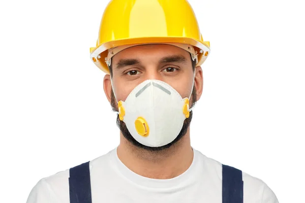 Trabalhador masculino ou construtor em capacete e respirador — Fotografia de Stock