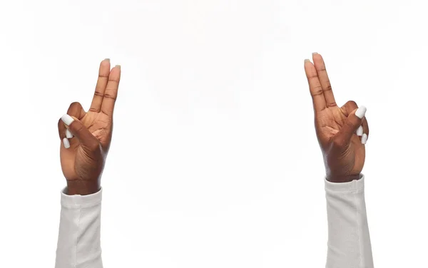 Hands of african american woman showing fingers — Stock Photo, Image