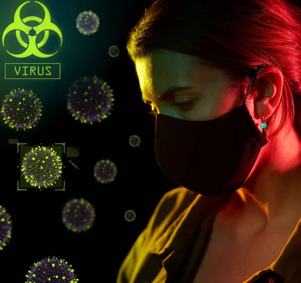 Kvinna bär återanvändbar mask som skyddar mot virus — Stockfoto