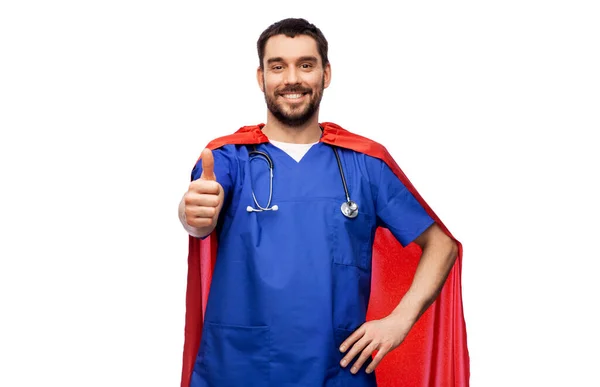 Sonriente médico o enfermero en capa de superhéroe — Foto de Stock