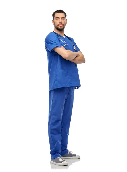 Arzt oder Krankenpfleger mit Stethoskop — Stockfoto